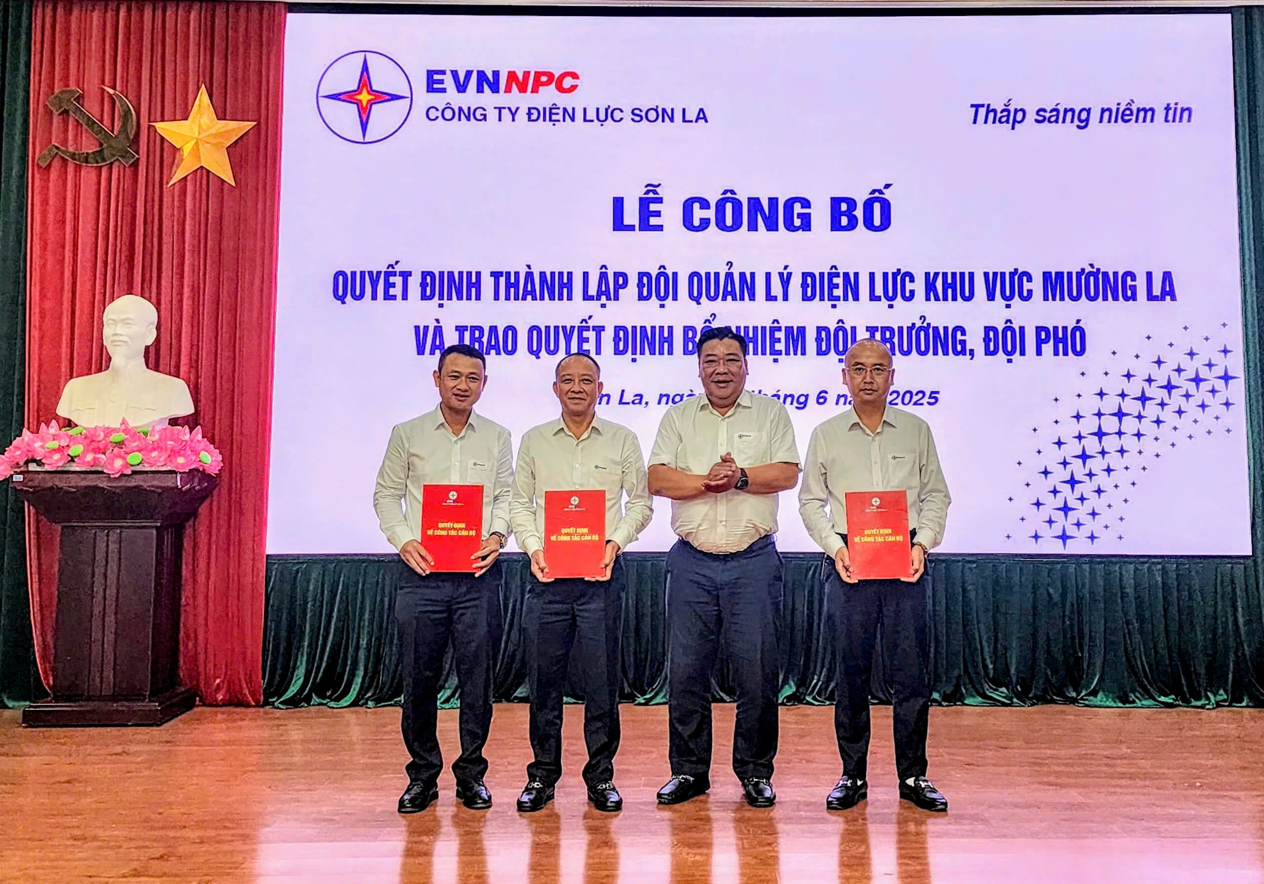 Tin truyền hình: Thành lập Đội Quản lý điện lực khu vực Mường La